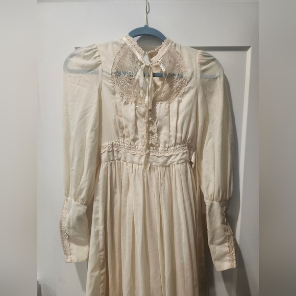 RARE GUNNE SAX VINTAGE LACE DRESS GREAT CONDITION😍 SIZE 5 (VTG SIZES RUN SMALL) - Picture 5 of 13